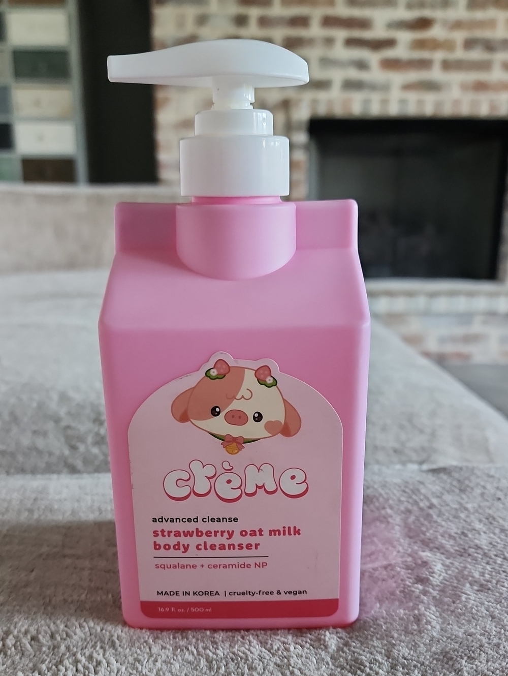 NWT The Creme Shop Strawberry Oat Milk Body Cleanser
